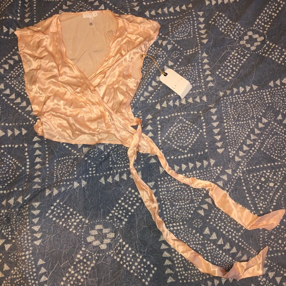 Beautiful peach wrap blouse by Leith - Picture 3 of 4